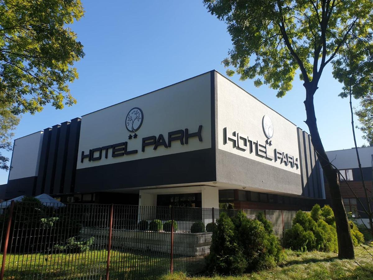 Hotel Park Опочно Экстерьер фото