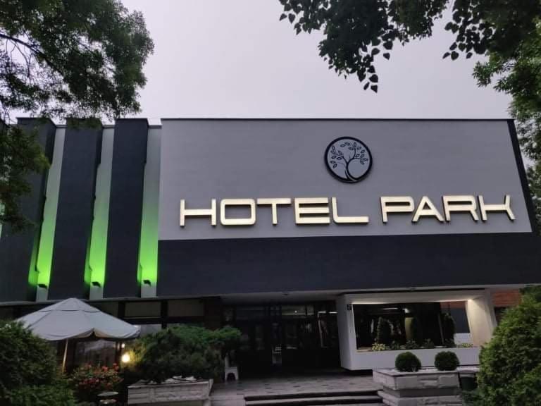 Hotel Park Опочно Экстерьер фото